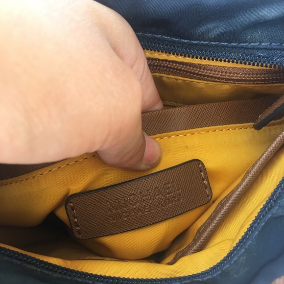 authentic navy blue michael kors purse - Picture 4 of 5